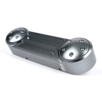 Kryt kyvné vidlice Moto Nostra CNC, šedý, rovná kyvná vidlice