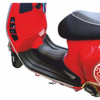 Černý PVC kobereček pro VESPA GTS 125 MY 19 I-GET/ VESPA GTS 300 MY 19 HPE (19-22) - VESPA GTS 125ie-250ie-300ie (08-18)